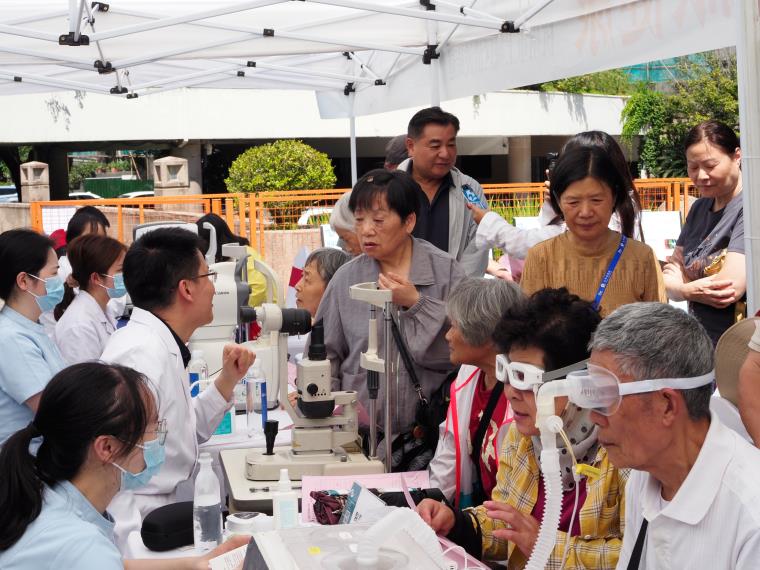 20250606吴山广场义诊 (29).jpg 20250606吴山广场义诊 (29).jpg