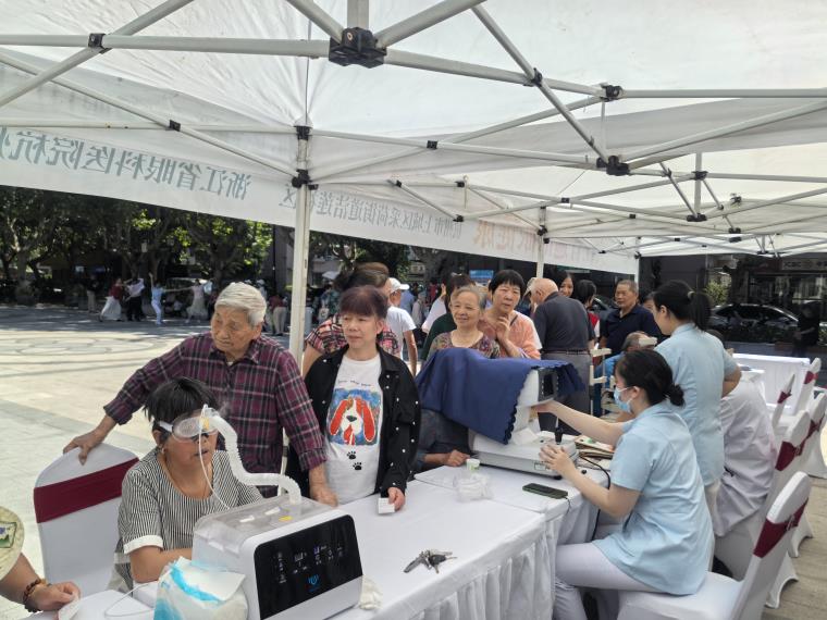 20250606洁莲社区广场义诊 (6).jpg 20250606洁莲社区广场义诊 (6).jpg